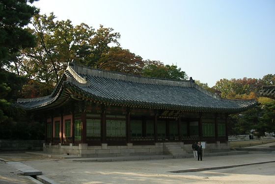景春殿